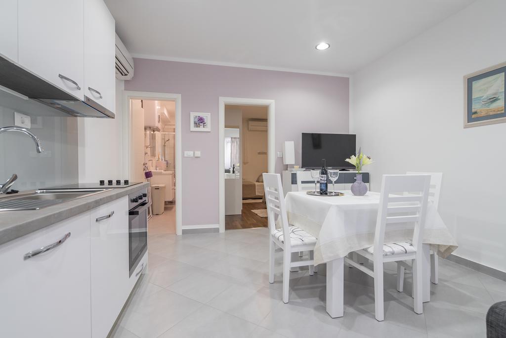 Drop In Split Luxury Suites المظهر الخارجي الصورة